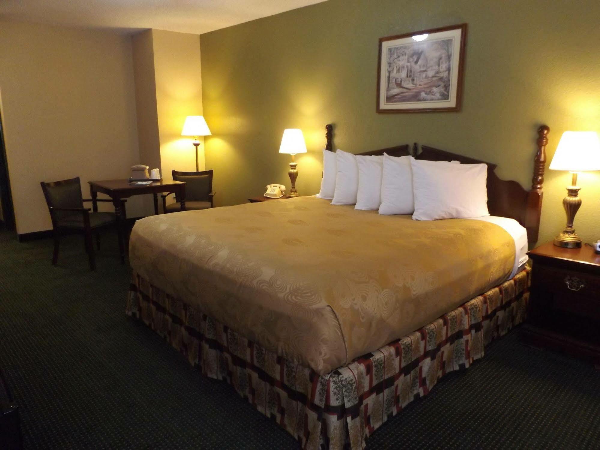 Angel Inn Near Imax, A Travelodge By Wyndham Branson Ngoại thất bức ảnh