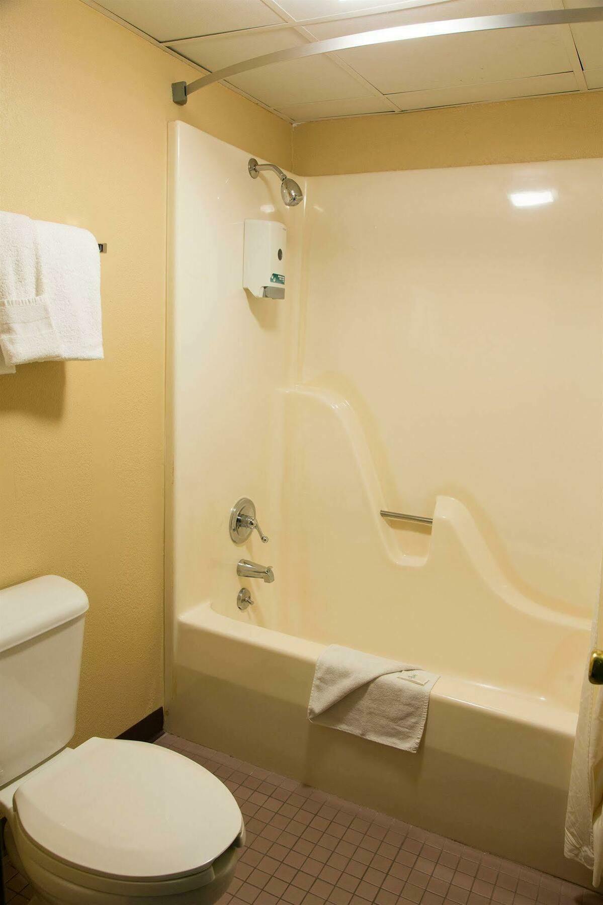 Angel Inn Near Imax, A Travelodge By Wyndham Branson Ngoại thất bức ảnh